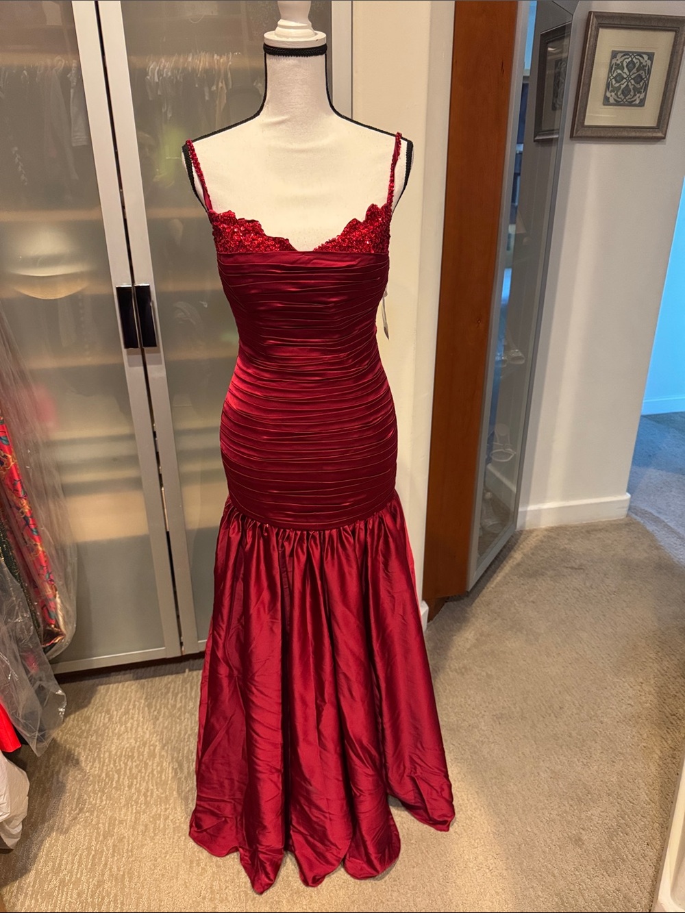 Red Lace-Trim Ruched Mermaid Prom Dress